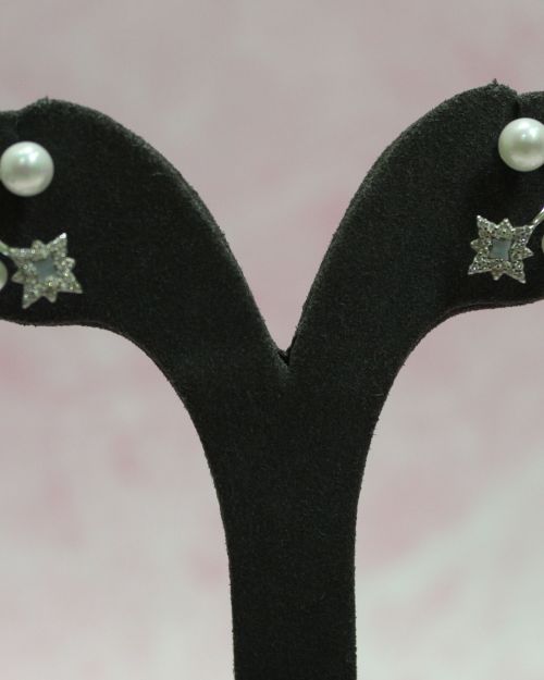 Pearl Design Earrings with MOP Stone